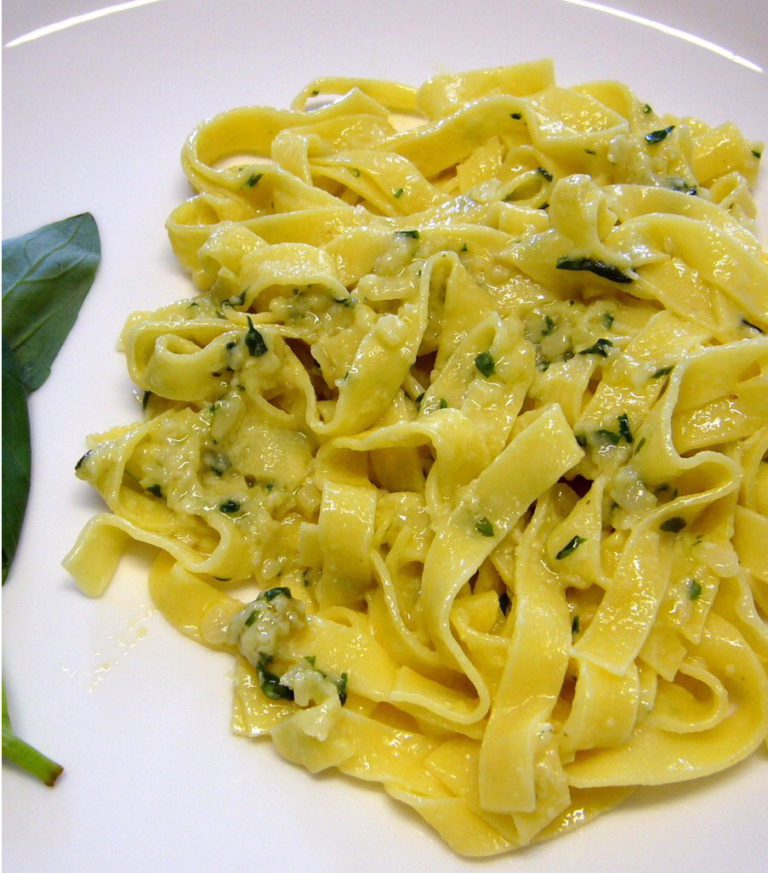Tagliatelle Genovesa al pesto – FUNDACIÓN DIETA MEDITERRANEA